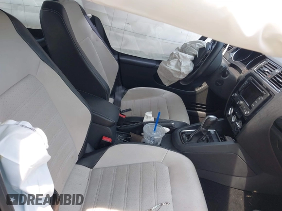 2015 Volkswagen Jetta SE with VIN 3VWD17AJ3FM400653, listed as a IAAI auction lot 42436240 with 149,022 mi miles and . Bid and sale history available at DreamBid. Image 5.