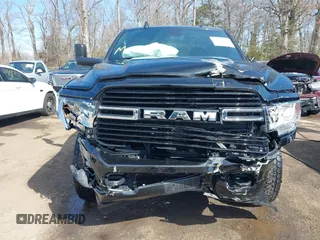 2019 Ram 2500 Big Horn with VIN 3C6UR5DJ7KG698782, listed as a IAAI auction lot 41661621 with 58,064 mi miles. Bid and sale history available at carsss.com. Image 12.