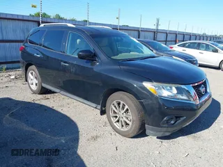 2015 Nissan Pathfinder Platinum with VIN 5N1AR2MN3FC668373, listed as a IAAI auction lot 42175275 with 169,913 mi miles. Bid and sale history available at carsss.com. Image 1.
