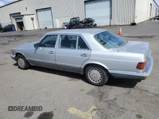 1986 Mercedes-Benz 560 z VIN WDBCA39D0GA245644, wystawiony jako Copart lot #56563485 z przebiegiem 231 797 mil mil oraz Tytuł czysty. Historia ofert i sprzedaży dostępna na DreamBid. Obrazek 2.