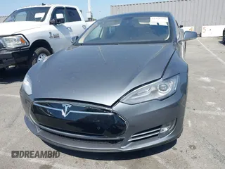 2014 Tesla Model S 60 z VIN 5YJSA1S16EFP40968, wystawiony jako IAAI lot #42331754 z przebiegiem 159 717 mil mil oraz . Historia ofert i sprzedaży dostępna na DreamBid. Obrazek 6.