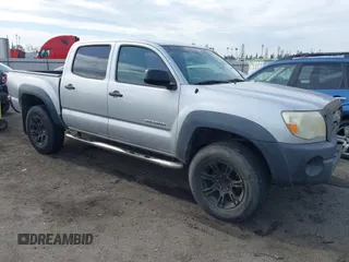2010 Toyota Tacoma PreRunner z VIN 5TEJU4GN0AZ730557, wystawiony jako IAAI lot #41642019 z przebiegiem 196 355 mil mil oraz . Historia ofert i sprzedaży dostępna na DreamBid. Obrazek 13.