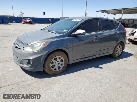 2012 Hyundai Accent GS z VIN KMHCT5AE4CU023012, wystawiony jako Copart lot #57890195 z przebiegiem 29 759 mil mil oraz Czysty tytuł • Clean title. Historia ofert i sprzedaży dostępna na DreamBid. Obrazek 1.