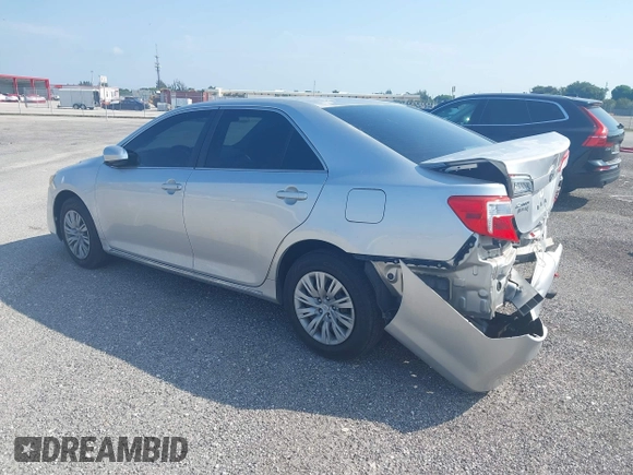 2012 Toyota Camry L z VIN 4T1BF1FK7CU001984, wystawiony jako IAAI lot #41585144 z przebiegiem 20 585 mil mil oraz . Historia ofert i sprzedaży dostępna na DreamBid. Obrazek 3.
