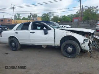 2008 Ford Police Interceptor z VIN 2FAFP71V68X141764, wystawiony jako IAAI lot #42268723 z przebiegiem Nie podano mil oraz . Historia ofert i sprzedaży dostępna na DreamBid. Obrazek 12.