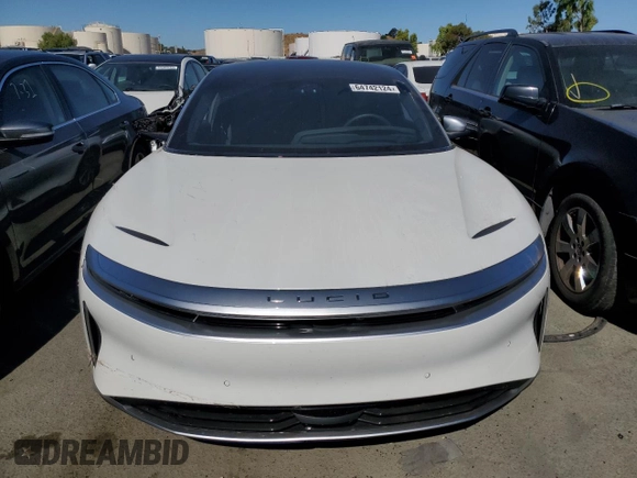 2023 Lucid Air Grand Touring z VIN 50EA1GBA5PA009888, wystawiony jako Copart lot #64742124 z przebiegiem 9311 mil mil oraz Szkody całkowita. Historia ofert i sprzedaży dostępna na DreamBid. Obrazek 5.