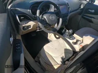 2019 Jeep Cherokee Latitude с VIN 1C4PJLCB7KD270350, выставлен на аукционе Copart как лот 61366925 с пробегом 127 027 миль миль и Списание • Salvage title. История ставок и продаж доступна на DreamBid. Изображение 8.