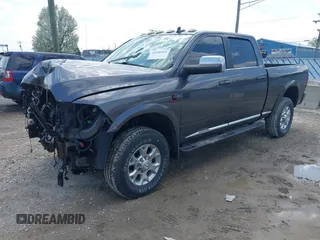 2018 Ram 2500 Limited z VIN 3C6UR5GL6JG213351, wystawiony jako IAAI lot #42109411 z przebiegiem 163 456 mil mil oraz . Historia ofert i sprzedaży dostępna na DreamBid. Obrazek 2.