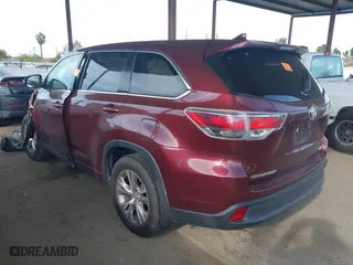 2015 Toyota Highlander LE with VIN 5TDBKRFH1FS147423, listed as a IAAI auction lot 41830801 with 1 mi miles. Bid and sale history available at carsss.com. Image 3.