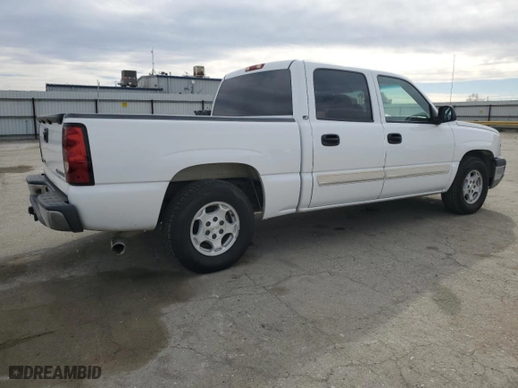 2004 Chevrolet Silverado 1500 Crew Cab LS with VIN 2GCEC13T441399952, listed as a Copart auction lot 47279685 with 294,217 mi miles and Salvage Title. Bid and sale history available at carsss.com. Image 3.