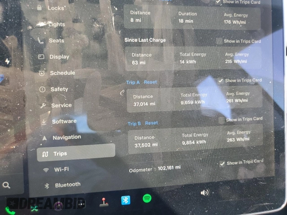2022 Tesla Model 3 z VIN 5YJ3E1EA2NF144549, wystawiony jako Copart lot #52940385 z przebiegiem 102 161 mil mil oraz Czysty tytuł • Clean title. Historia ofert i sprzedaży dostępna na DreamBid. Obrazek 9.