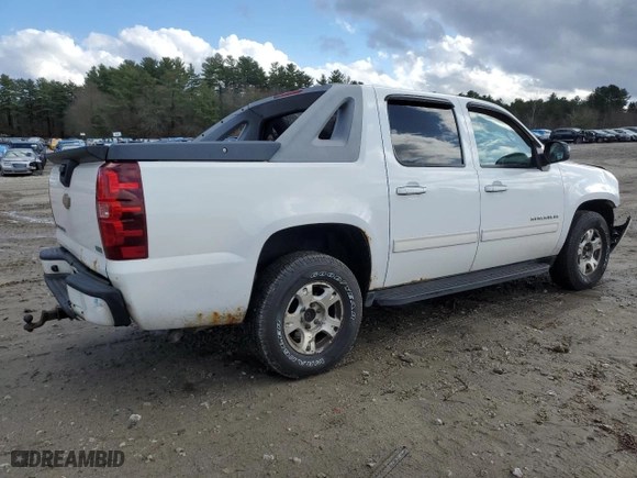 2010 Chevrolet Avalanche LS with VIN 3GNVKEE04AG225547, listed as a Copart auction lot 82215084 with 203,350 mi miles and Clean Title. Bid and sale history available at carsss.com. Image 3.