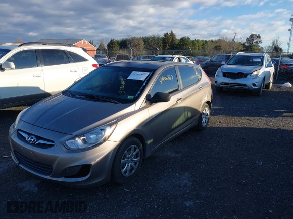 2013 Hyundai Accent GS z VIN KMHCT5AE8DU126970, wystawiony jako IAAI lot #40906867 z przebiegiem 142 484 mil mil oraz . Historia ofert i sprzedaży dostępna na DreamBid. Obrazek 2.