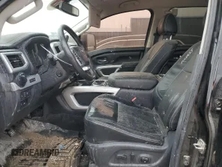 2017 Nissan Titan SV z VIN 1N6AA1E54HN541544, wystawiony jako Copart lot #78107674 z przebiegiem 201 670 mil mil oraz Czysty tytuł • Clean title. Historia ofert i sprzedaży dostępna na DreamBid. Obrazek 7.