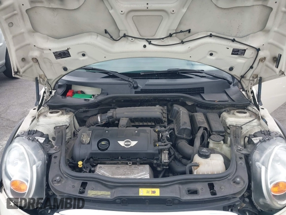 2013 MINI Hardtop with VIN WMWSU3C51DT687156, listed as a IAAI auction lot 42750063 with 93,002 mi miles and . Bid and sale history available at DreamBid. Image 10.