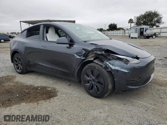 2024 Tesla Model Y z VIN 7SAYGDED4RF103411, wystawiony jako Copart lot #59982815 z przebiegiem 17 601 mil mil oraz Szkoda całkowita • Salvage title. Historia ofert i sprzedaży dostępna na DreamBid. Obrazek 4.