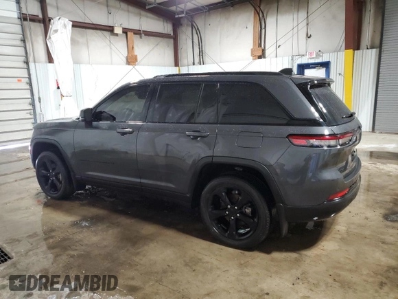 2023 Jeep Grand Cherokee Laredo z VIN 1C4RJHAG7PC620674, wystawiony jako Copart lot #45369315 z przebiegiem 31 754 mil mil oraz Szkoda całkowita • Salvage title. Historia ofert i sprzedaży dostępna na DreamBid. Obrazek 2.