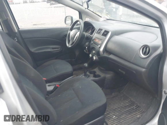 2014 Nissan Note S Plus z VIN 3N1CE2CPXEL426360, wystawiony jako IAAI lot #41875774 z przebiegiem 195 083 mil mil oraz . Historia ofert i sprzedaży dostępna na DreamBid. Obrazek 5.