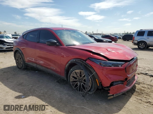 2024 Ford Mustang Mach-E Premium z VIN 3FMTK3R70RMA52646, wystawiony jako Copart lot #46796705 z przebiegiem 1071 mil mil oraz Szkody całkowita. Historia ofert i sprzedaży dostępna na DreamBid. Obrazek 4.