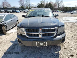 2008 Dodge Dakota Bighorn/Lonestar z VIN 1D7HE38K18S621586, wystawiony jako Copart lot #50842495 z przebiegiem 230 002 mil mil oraz Szkoda całkowita • Salvage title. Historia ofert i sprzedaży dostępna na DreamBid. Obrazek 5.