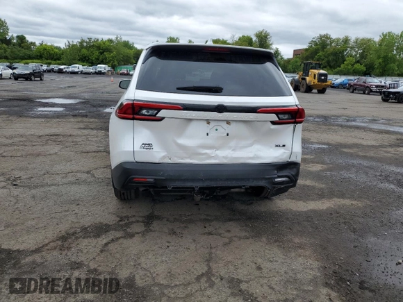 2024 Toyota Highlander XLE with VIN 5TDAAAB53RS064463, listed as a Copart auction lot 57293225 with 11,574 mi miles and Salvage title. Bid and sale history available at DreamBid. Image 6.