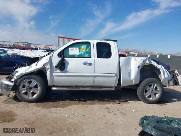 2012 Chevrolet Silverado 1500 LT with VIN 1GCRCSE06CZ138953, listed as a IAAI auction lot 41421246 with 1 mi miles. Bid and sale history available at carsss.com. Image 14.