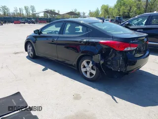 2013 Hyundai Elantra GLS с VIN KMHDH4AE6DU928322, выставлен на аукционе IAAI как лот 42054141 с пробегом 147 986 миль миль и . История ставок и продаж доступна на DreamBid. Изображение 3.