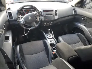 2013 Mitsubishi Outlander SE z VIN JA4JT3AW8DU014284, wystawiony jako Copart lot #85062254 z przebiegiem 167 630 mil mil oraz Czysty tytuł • Clean title. Historia ofert i sprzedaży dostępna na DreamBid. Obrazek 8.