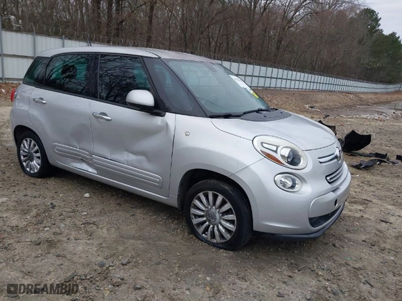 2014 FIAT 500L Easy with VIN ZFBCFABH4EZ027972, listed as a IAAI auction lot 41619416 with 161,832 mi miles. Bid and sale history available at carsss.com. Image 1.