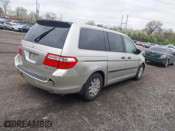2005 Honda Odyssey LX with VIN 5FNRL38255B085979, listed as a IAAI auction lot 41971745 with 161,170 mi miles. Bid and sale history available at carsss.com. Image 4.