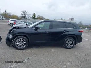 2023 Toyota Highlander L with VIN 5TDKDRAH5PS041799, listed as a IAAI auction lot 40872394 with 18,641 mi miles and . Bid and sale history available at DreamBid. Image 15.