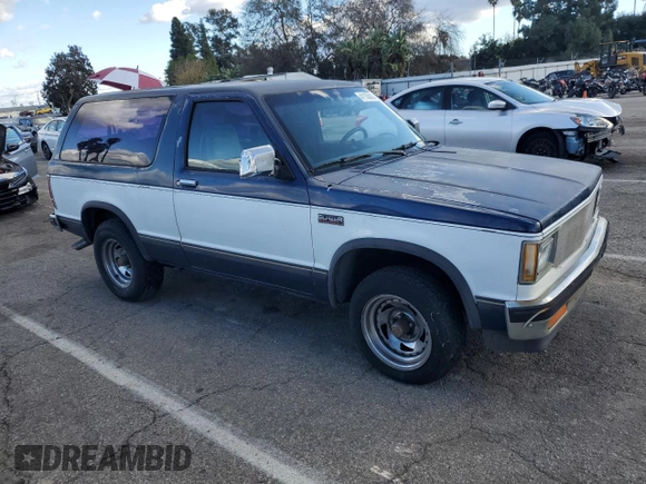 1989 Chevrolet Blazer z VIN 1GNCS18Z8K8149381, wystawiony jako Copart lot #41138414 z przebiegiem 61 828 mil mil oraz Szkoda całkowita • Salvage title. Historia ofert i sprzedaży dostępna na DreamBid. Obrazek 4.