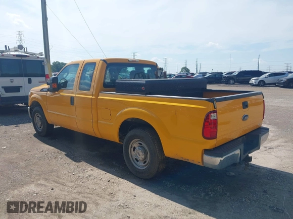 2015 Ford F-250 XLT z VIN 1FT7X2A68FEB98170, wystawiony jako IAAI lot #42524870 z przebiegiem 178 474 mil mil oraz . Historia ofert i sprzedaży dostępna na DreamBid. Obrazek 3.