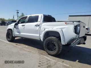 2016 Toyota Tundra SR5 z VIN 5TFDW5F10GX562642, wystawiony jako Copart lot #53810075 z przebiegiem 135 792 mil mil oraz Szkoda całkowita • Salvage title. Historia ofert i sprzedaży dostępna na DreamBid. Obrazek 2.