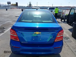 2019 Chevrolet Sonic LS z VIN 1G1JB5SBXK4135968, wystawiony jako IAAI lot #42333837 z przebiegiem 62 427 mil mil oraz . Historia ofert i sprzedaży dostępna na DreamBid. Obrazek 16.