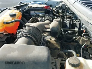 2018 Ford F-150 XL z VIN 1FTMF1CB7JKE60751, wystawiony jako IAAI lot #42926472 z przebiegiem 33 231 mil mil oraz . Historia ofert i sprzedaży dostępna na DreamBid. Obrazek 18.