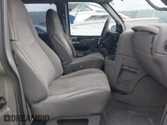 2005 Chevrolet Astro with VIN 1GNEL19X75B111070, listed as a IAAI auction lot 42029081 with Not Provided miles. Bid and sale history available at carsss.com. Image 5.