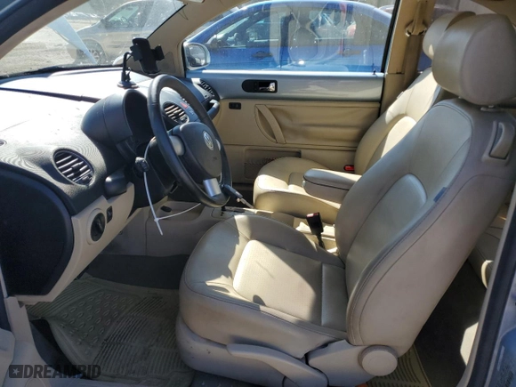 2010 Volkswagen New Beetle Coupe with VIN 3VWRG3AG8AM017804, listed as a Copart auction lot 76445114 with 114,263 mi miles and Salvage Title. Bid and sale history available at carsss.com. Image 7.