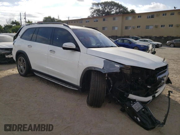 2022 Mercedes-Benz GLS with VIN 4JGFF5KE8NA620882, listed as a Copart auction lot 38109643 with 3,081 mi miles. Bid and sale history available at carsss.com. Image 4.