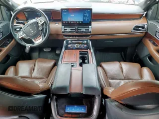 2022 Lincoln Navigator Reserve z VIN 5LMJJ2LT9NEL01131, wystawiony jako Copart lot #57763825 z przebiegiem 107 462 mil mil oraz Szkoda całkowita • Salvage title. Historia ofert i sprzedaży dostępna na DreamBid. Obrazek 8.