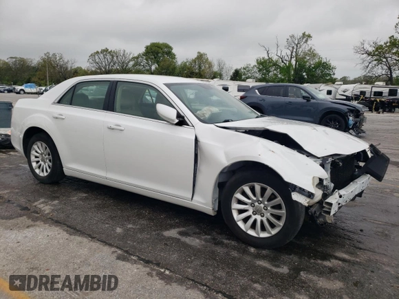 2014 Chrysler 300 z VIN 2C3CCAAG7EH148451, wystawiony jako Copart lot #54672815 z przebiegiem 154 241 mil mil oraz Szkoda całkowita • Salvage title. Historia ofert i sprzedaży dostępna na DreamBid. Obrazek 4.