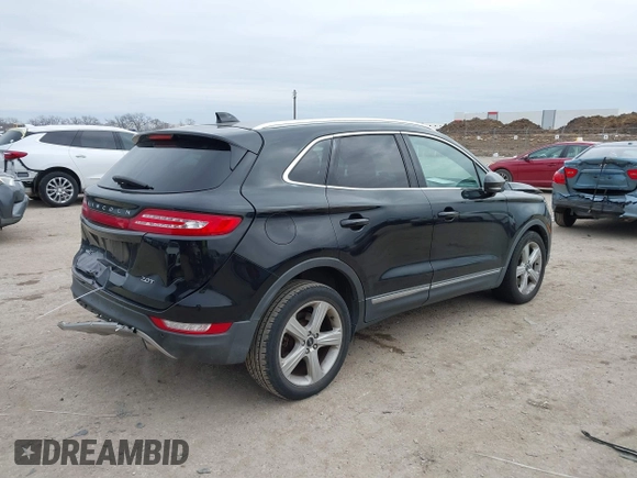 2017 Lincoln MKC Premiere z VIN 5LMCJ1C96HUL03694, wystawiony jako IAAI lot #41639790 z przebiegiem 75 678 mil mil oraz . Historia ofert i sprzedaży dostępna na DreamBid. Obrazek 4.