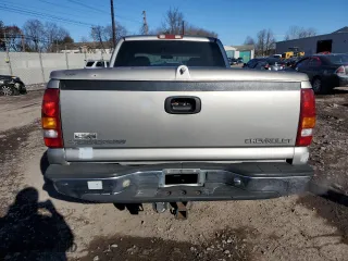2000 Chevrolet Silverado 1500 LS with VIN 2GCEK19T6Y1178255, listed as a Copart auction lot 87766915 with 155,314 mi miles and Salvage Title. Bid and sale history available at carsss.com. Image 6.