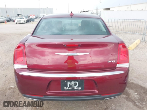 2020 Chrysler 300 Limited with VIN 2C3CCAEG2LH127949, listed as a IAAI auction lot 40041870 with 41,658 mi miles. Bid and sale history available at carsss.com. Image 17.