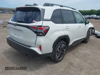 2025 Subaru Forester Limited z VIN JF2SLDRC1SH466790, wystawiony jako IAAI lot #42580221 z przebiegiem 4 094 mil mil oraz . Historia ofert i sprzedaży dostępna na DreamBid. Obrazek 4.