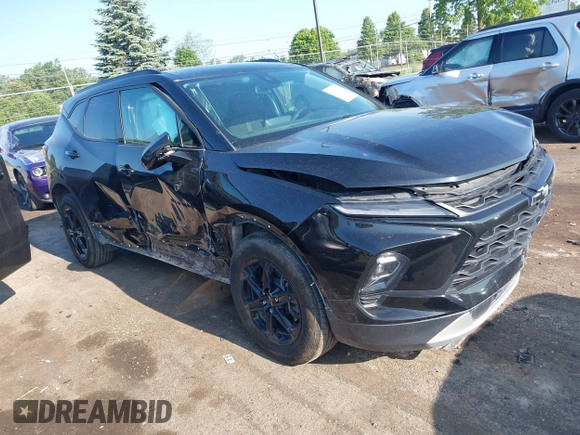 2024 Chevrolet Blazer LT z VIN 3GNKBCR42RS121720, wystawiony jako IAAI lot #42464797 z przebiegiem 34 651 mil mil oraz . Historia ofert i sprzedaży dostępna na DreamBid. Obrazek 1.