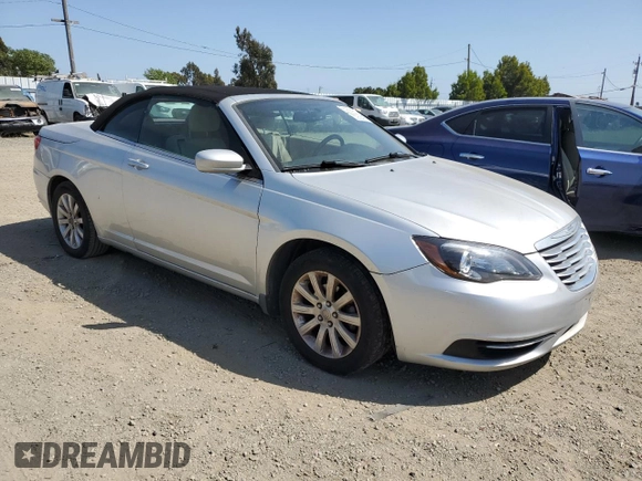 2011 Chrysler 200 Touring with VIN 1C3BC2EB0BN532266, listed as a Copart auction lot 55258485 with 171,210 mi miles and Clean Title. Bid and sale history available at DreamBid. Image 4.