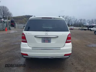 2011 Mercedes-Benz GL-Class GL 450 with VIN 4JGBF7BE0BA730685, listed as a IAAI auction lot 42029019 with 142,190 mi miles. Bid and sale history available at carsss.com. Image 17.