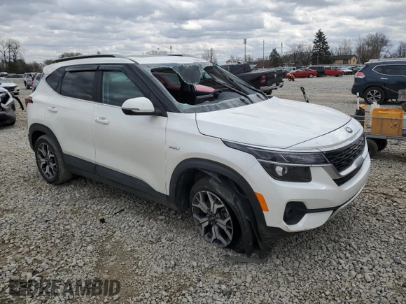 2021 Kia Seltos EX with VIN KNDERCAA1M7228820, listed as a Copart auction lot 50315725 with 44,061 mi miles and Salvage Title. Bid and sale history available at carsss.com. Image 4.