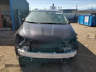 2017 Chrysler Pacifica Touring L z VIN 2C4RC1BG3HR569490, wystawiony jako Copart lot #48378865 z przebiegiem 144 016 mil mil oraz Szkoda całkowita • Salvage title. Historia ofert i sprzedaży dostępna na DreamBid. Obrazek 5.